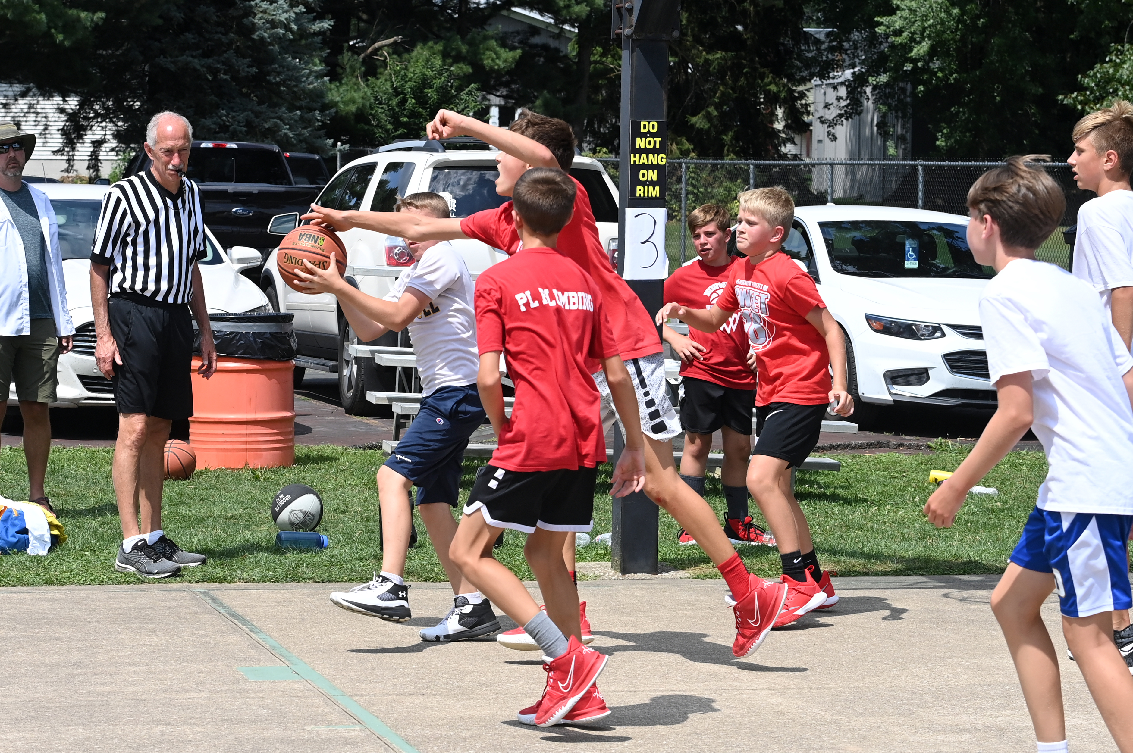 %_tempFileNamedog-days-basketball-2022_8755%