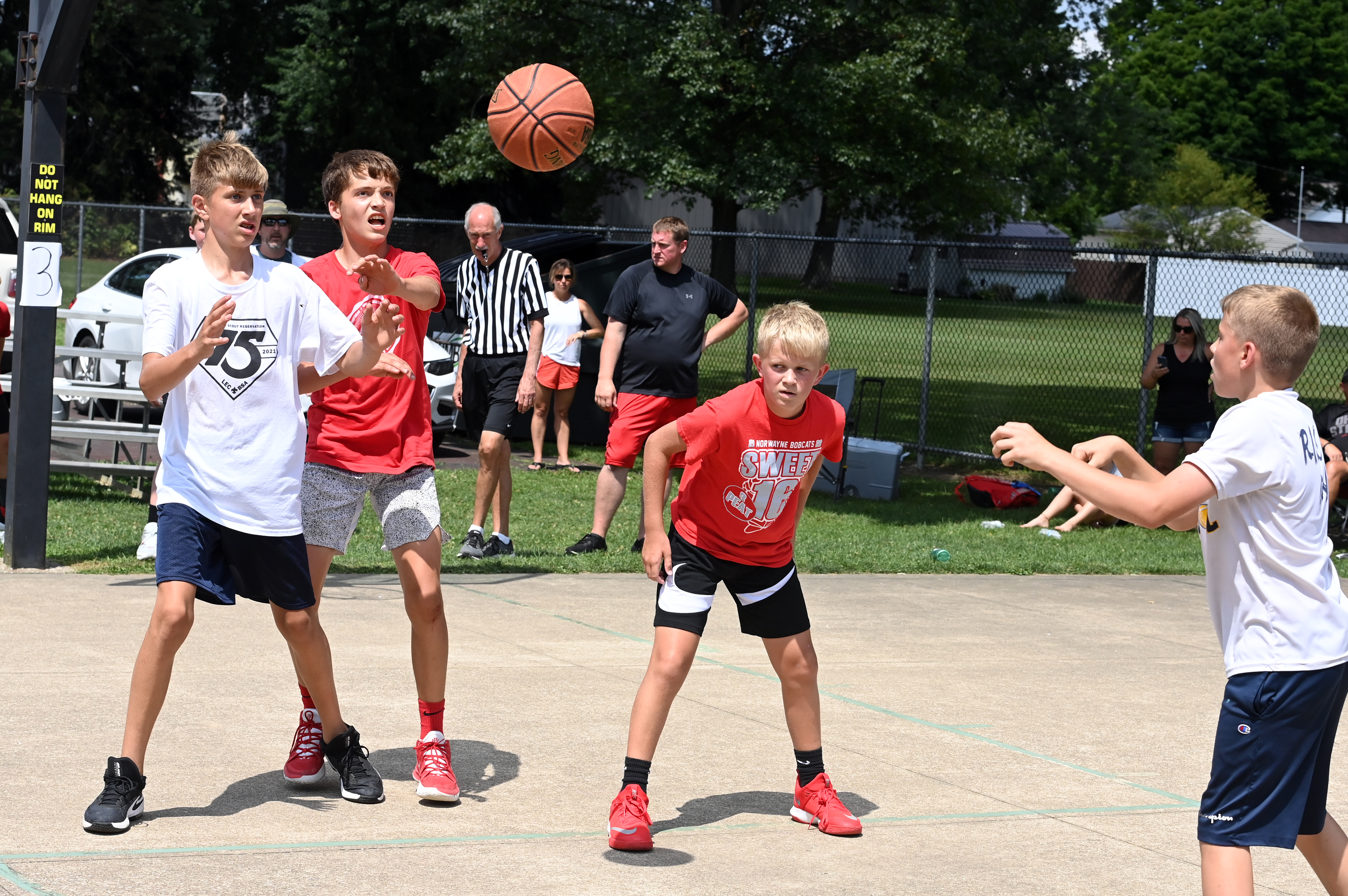 %_tempFileNamedog-days-basketball-2022_8767%