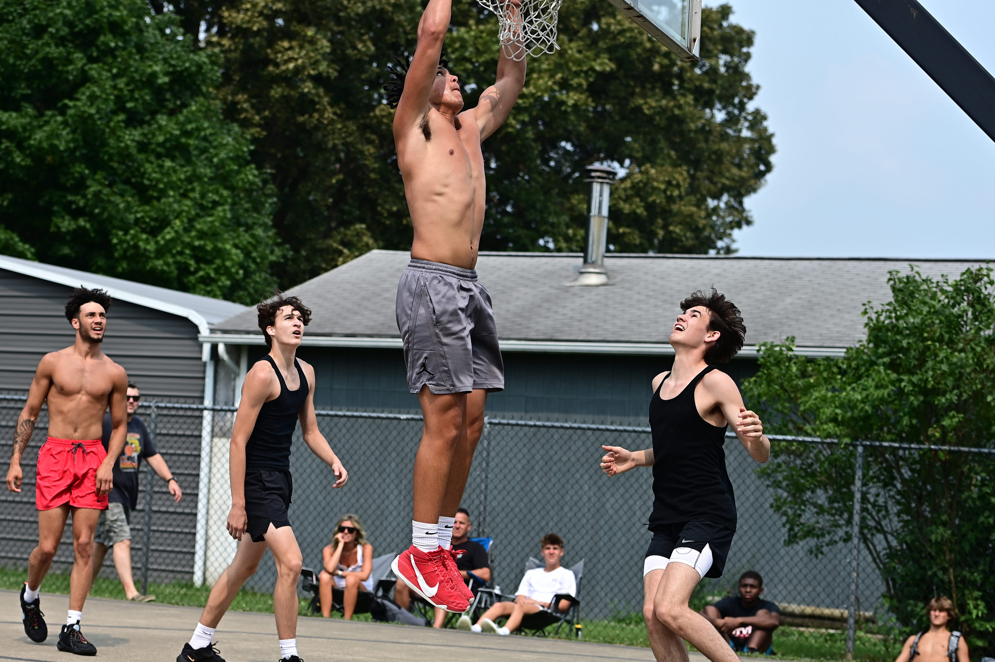 %_tempFileNamedog_days_basketball_7384%