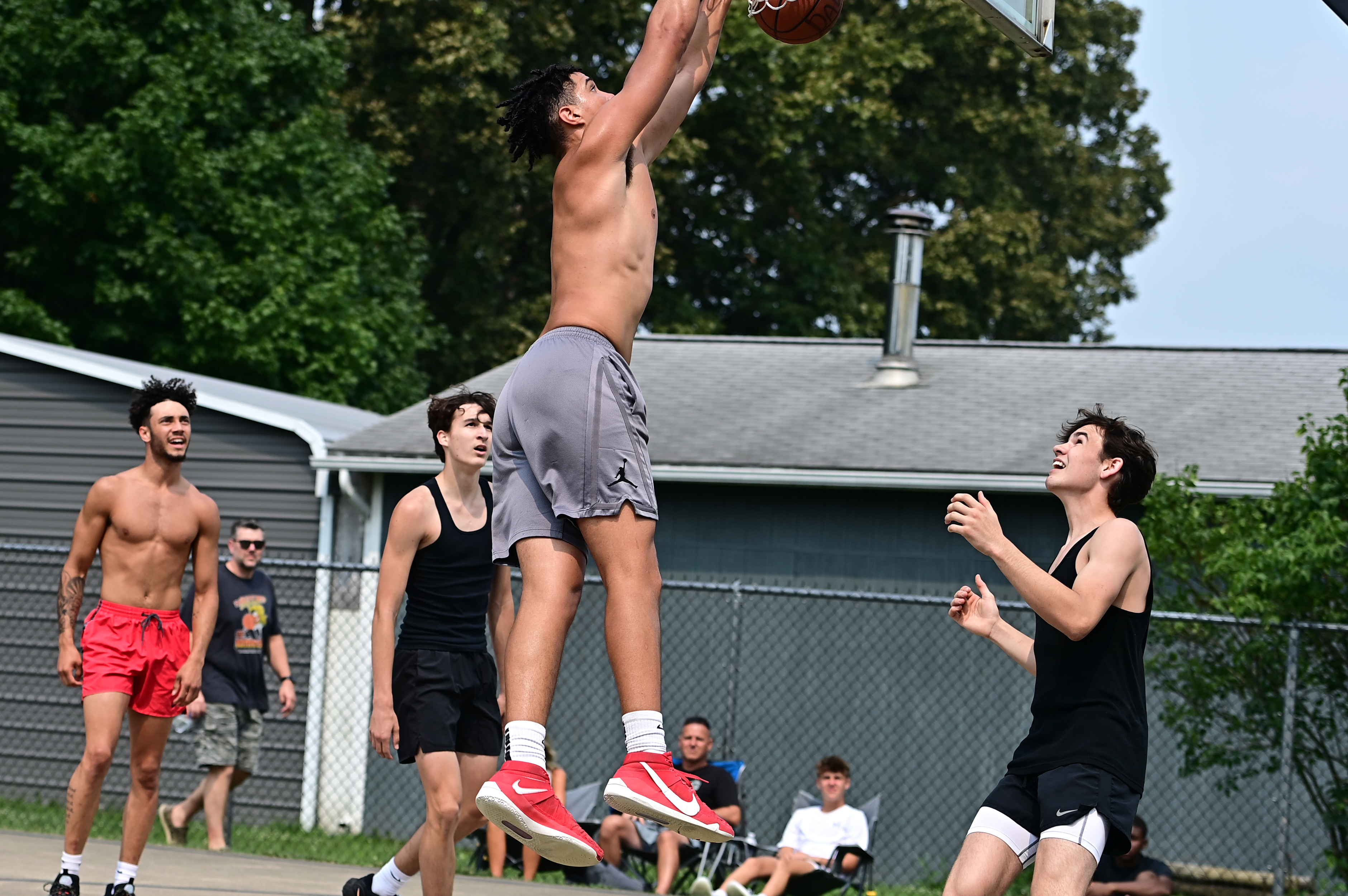 %_tempFileNamedog_days_basketball_7387%