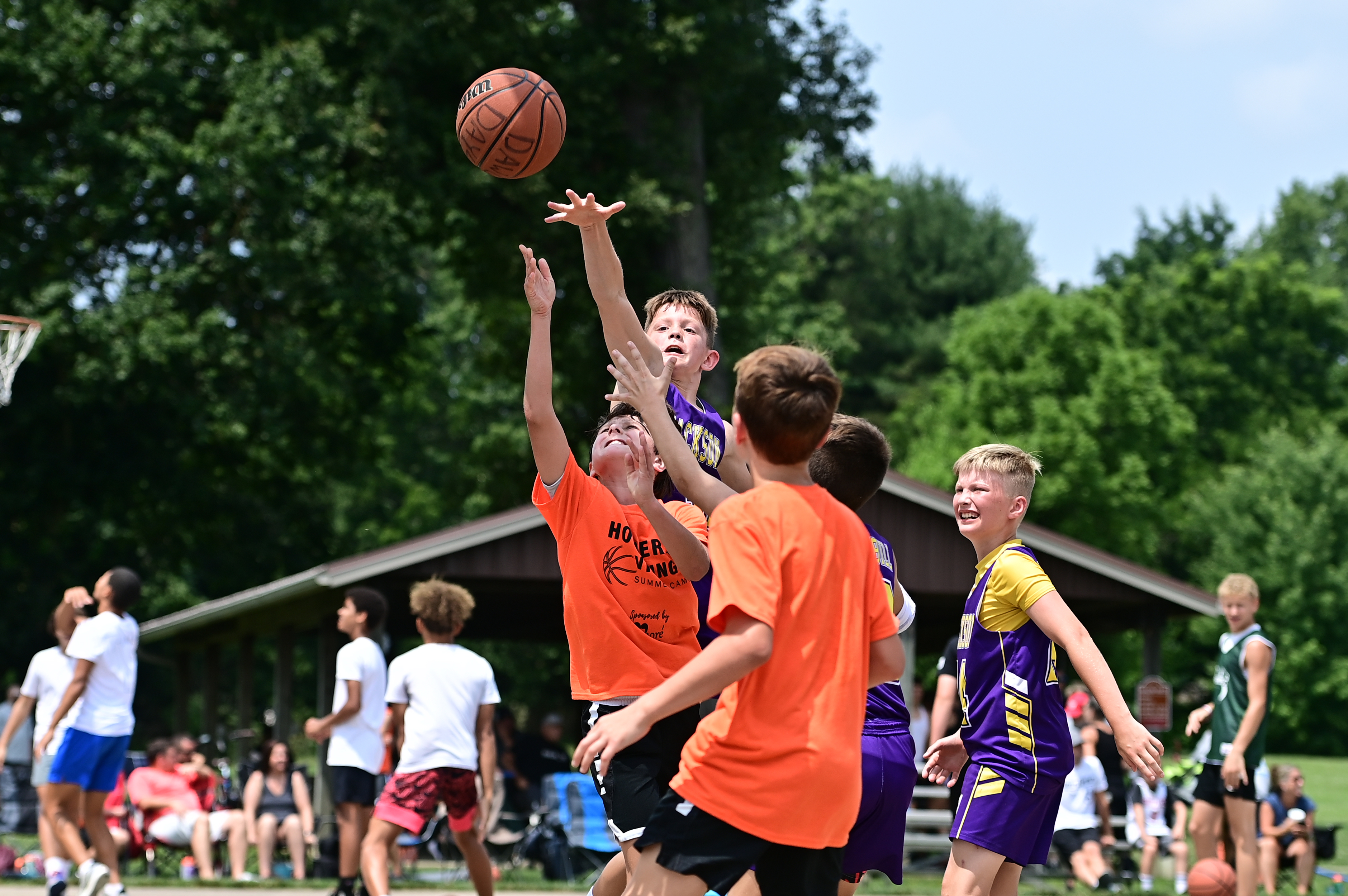 %_tempFileNamedog_days_basketball_4009%